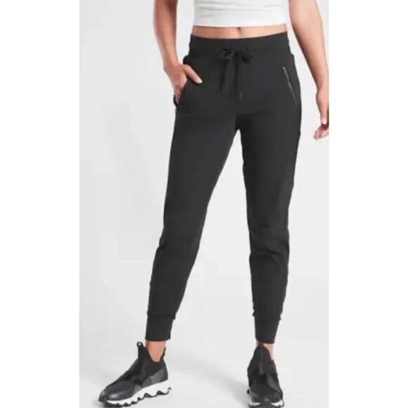 Athleta Pants Women’s 14 Black Trekkie North Jogger Relaxed Fit Drawstring - Picture 1 of 11